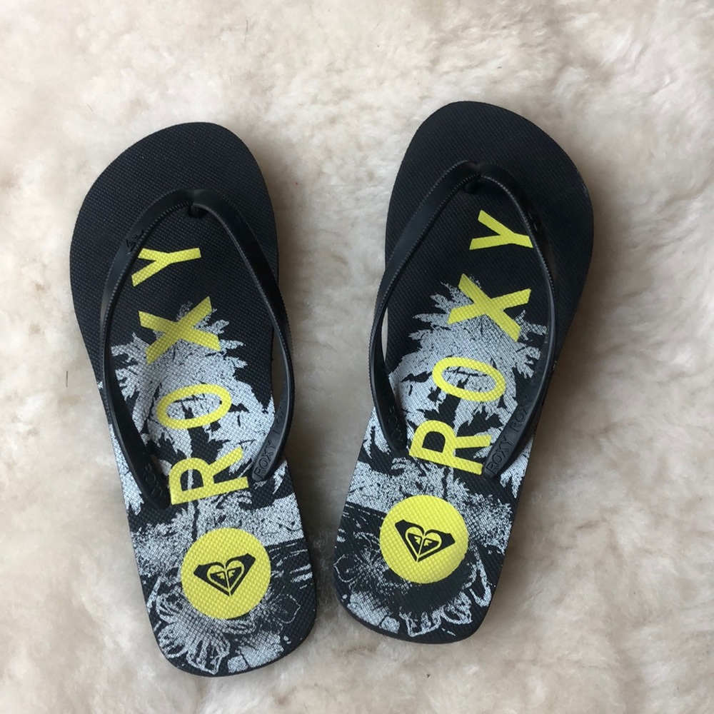 Roxy flip flops
